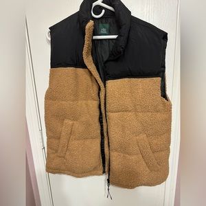 Women’s oversized puffer vest-Wild Fable